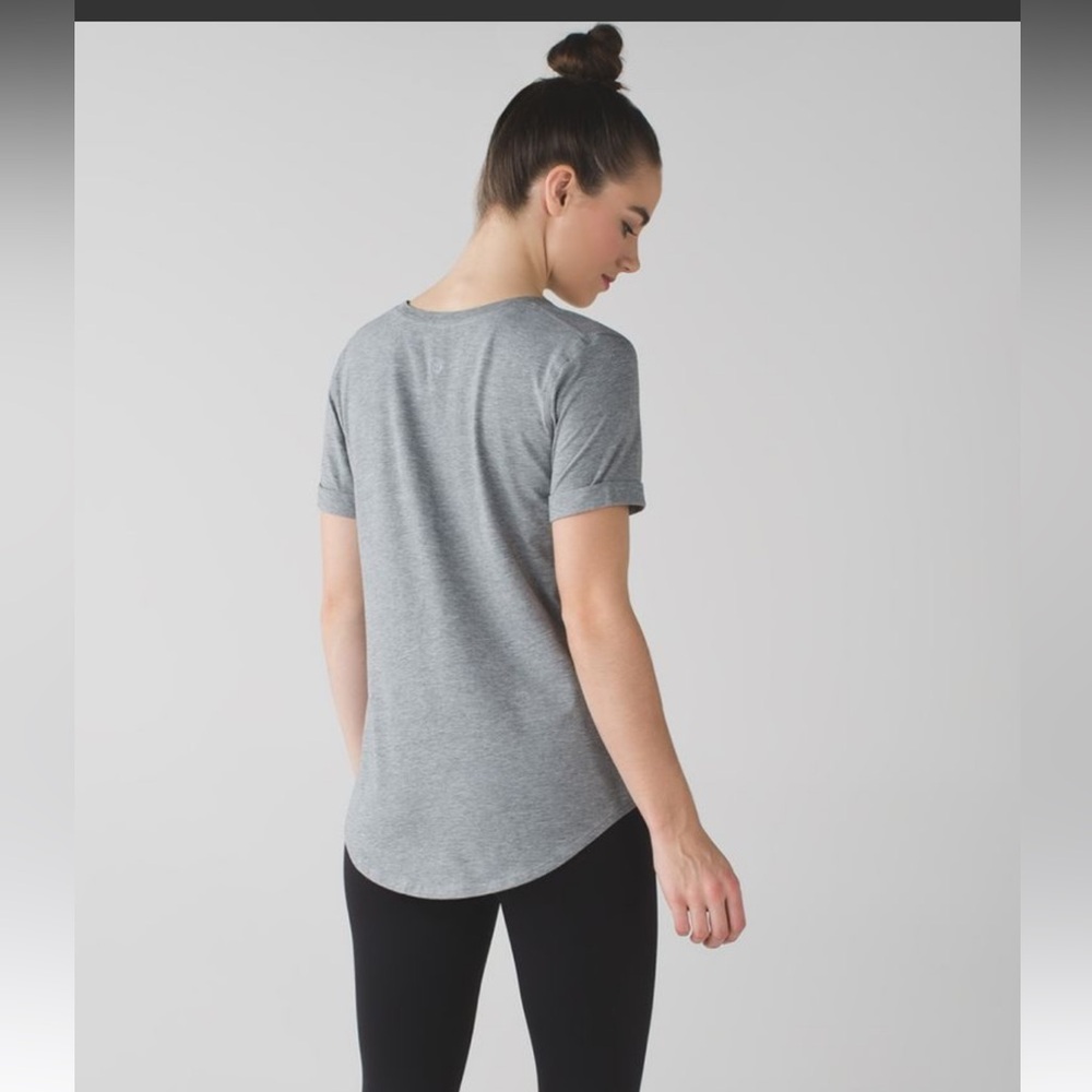 Lululemon sz 6 Heathered Gray Short Sleeve Women's Love Tee Pima Cotton blend
